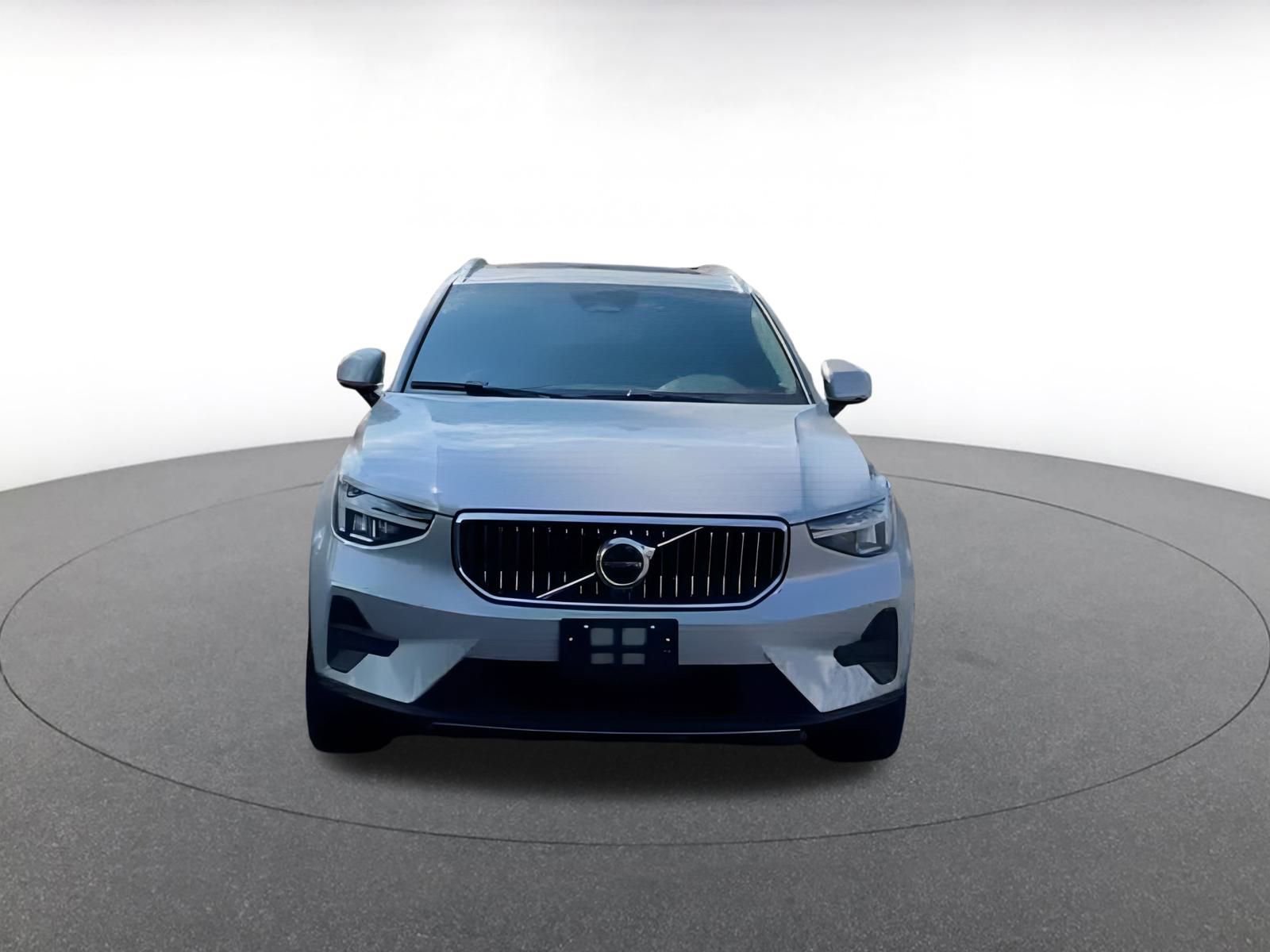 Thumbnail: 2024 Volvo XC40 - 4