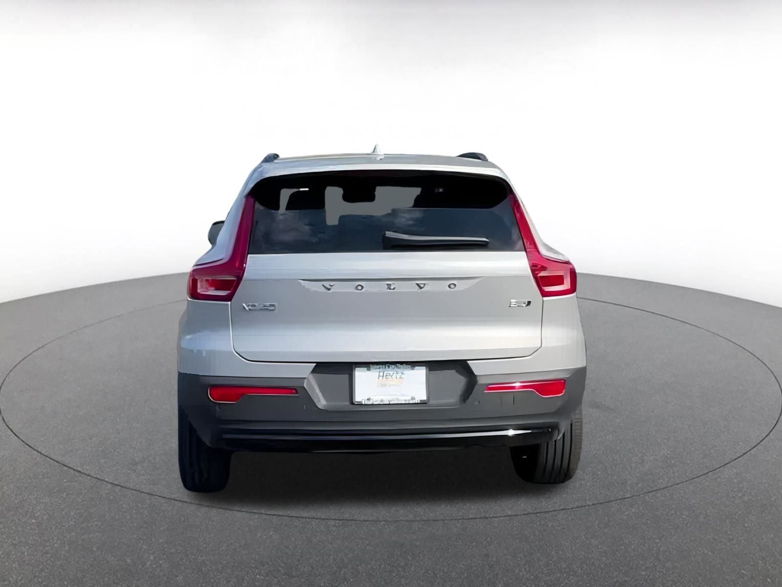 Thumbnail: 2024 Volvo XC40 - 12