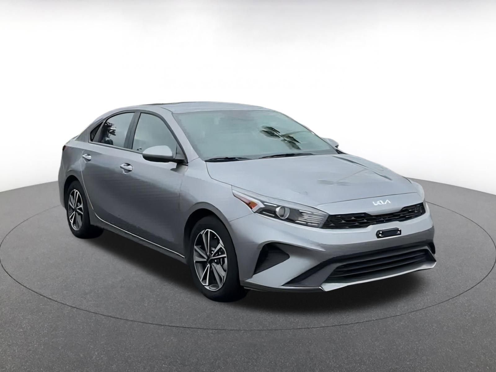Thumbnail: 2024 Kia Forte - 3