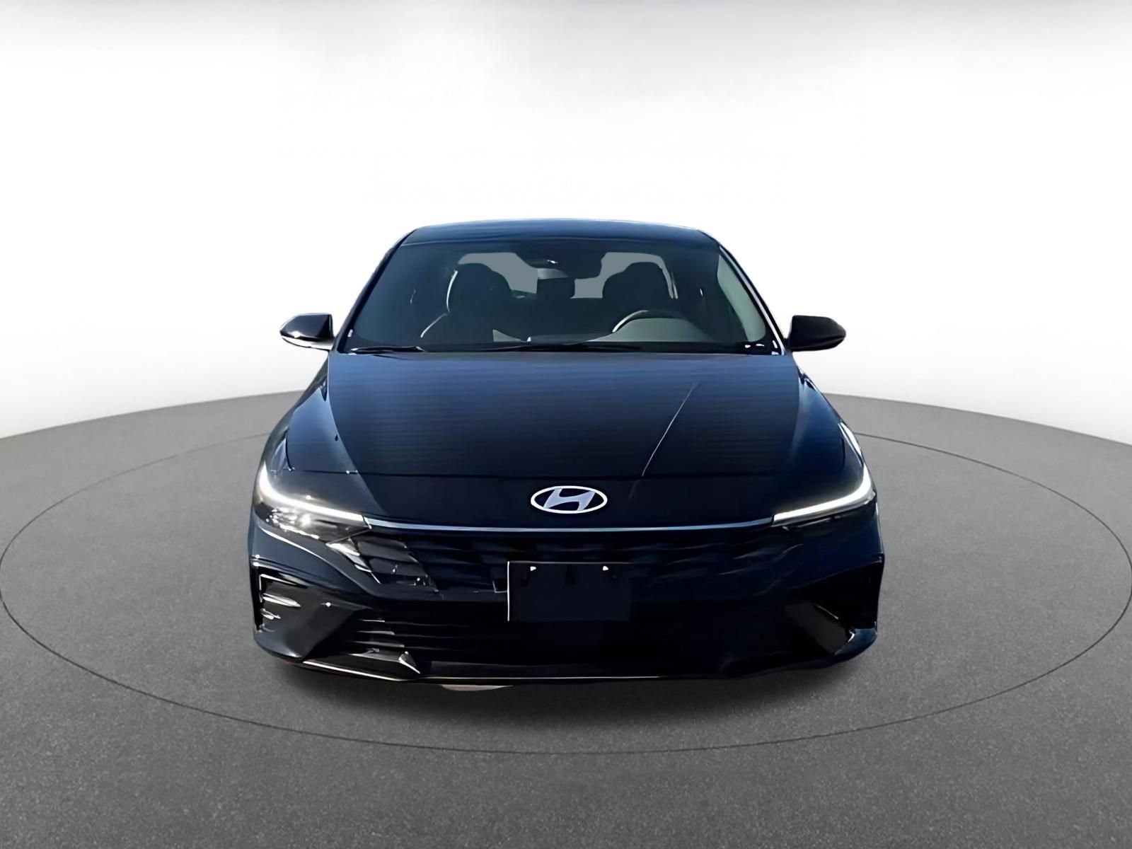 Thumbnail: 2025 Hyundai Elantra - 4