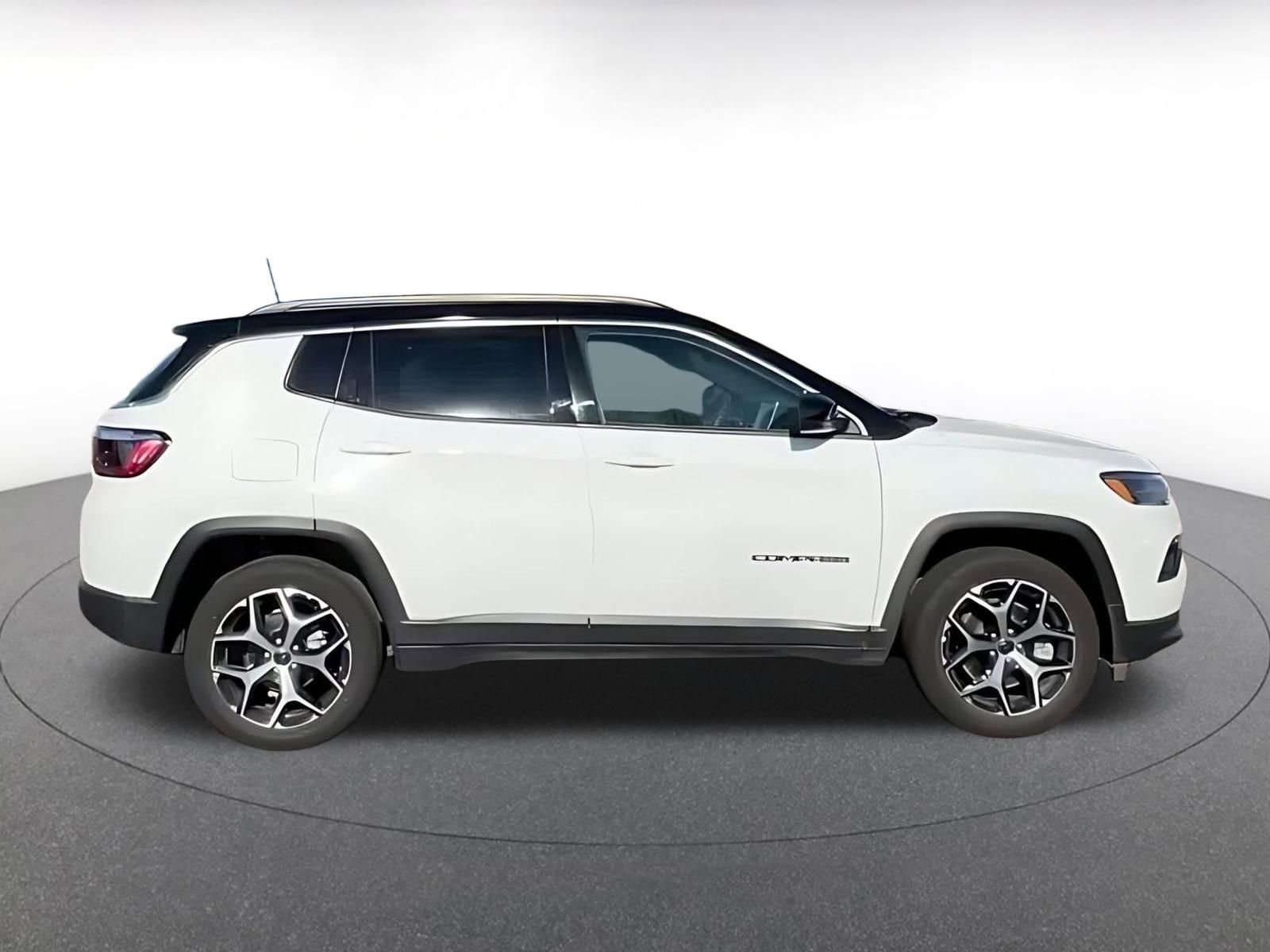 Thumbnail: 2025 Jeep Compass - 15