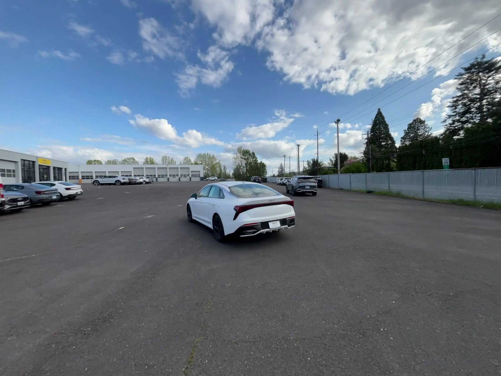Thumbnail: 2025 Kia K5 - 16