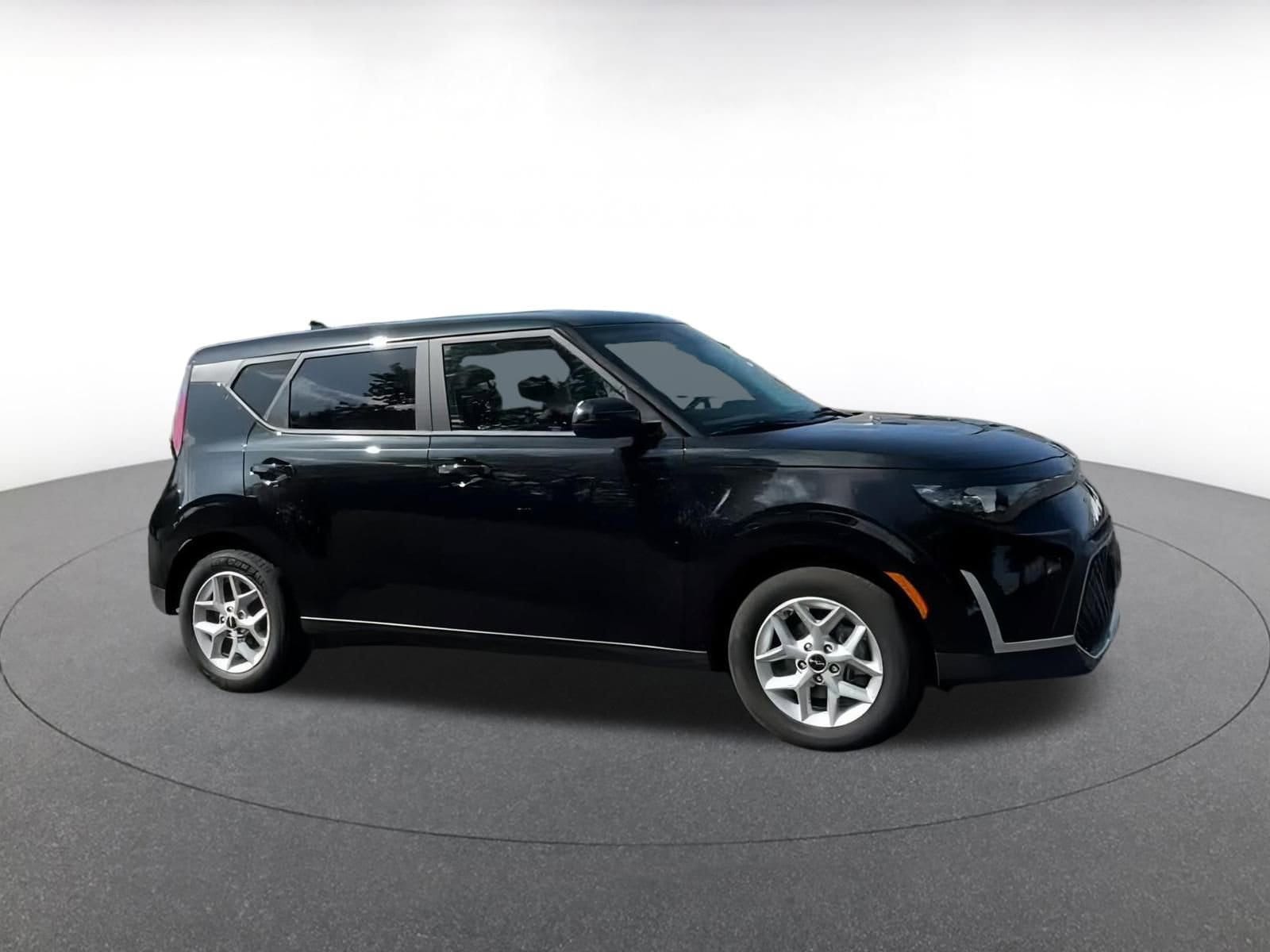 2024 Kia Soul LX 2