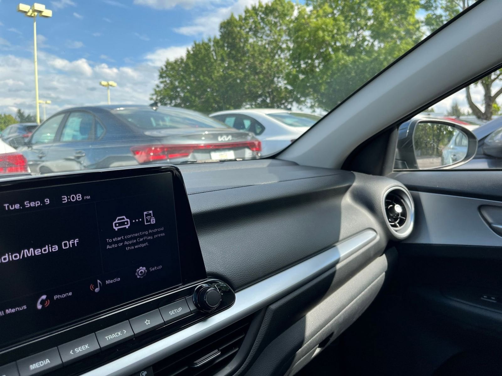 Thumbnail: 2024 Kia Forte - 33