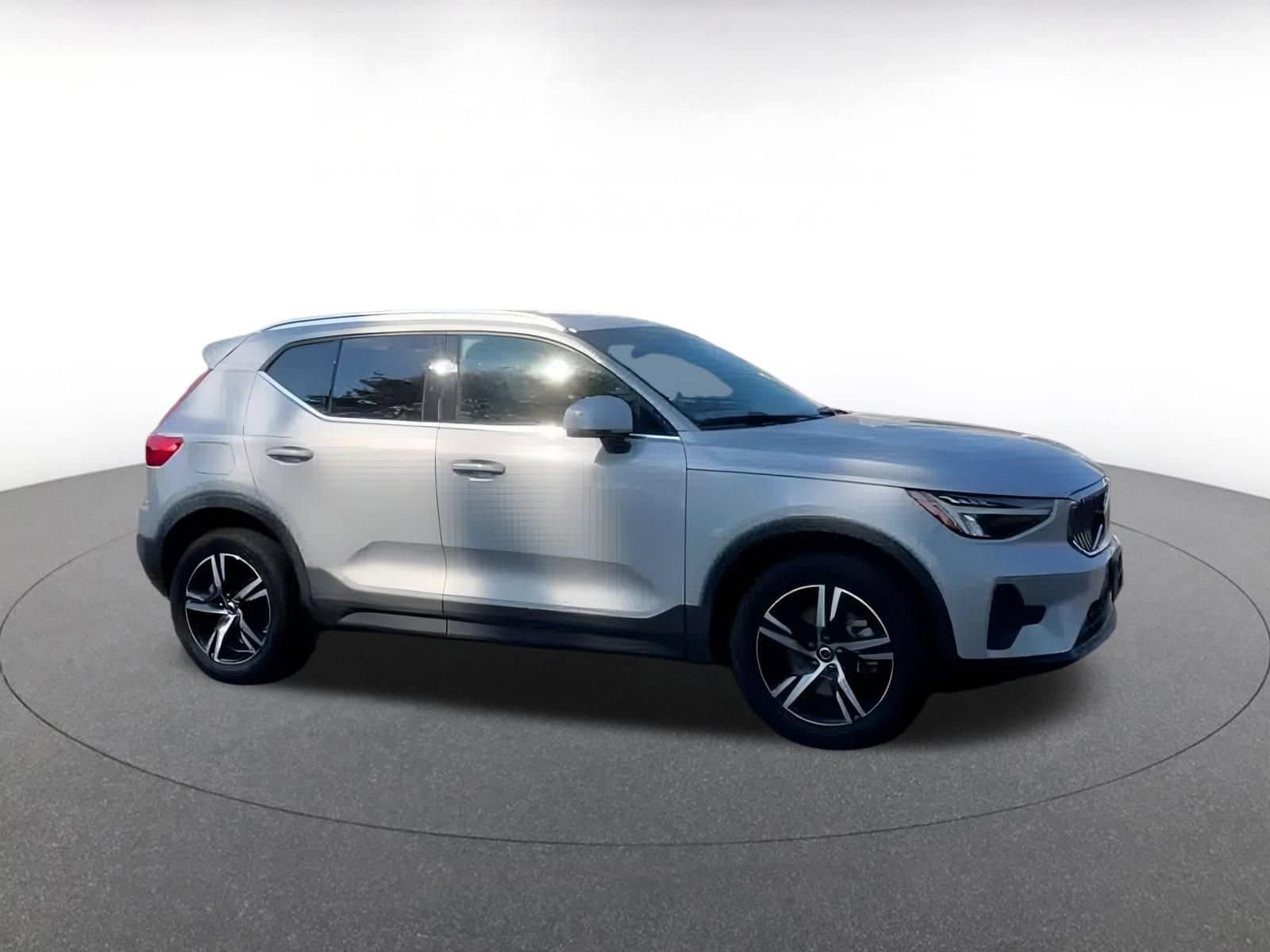 Thumbnail: 2024 Volvo XC40 - 2