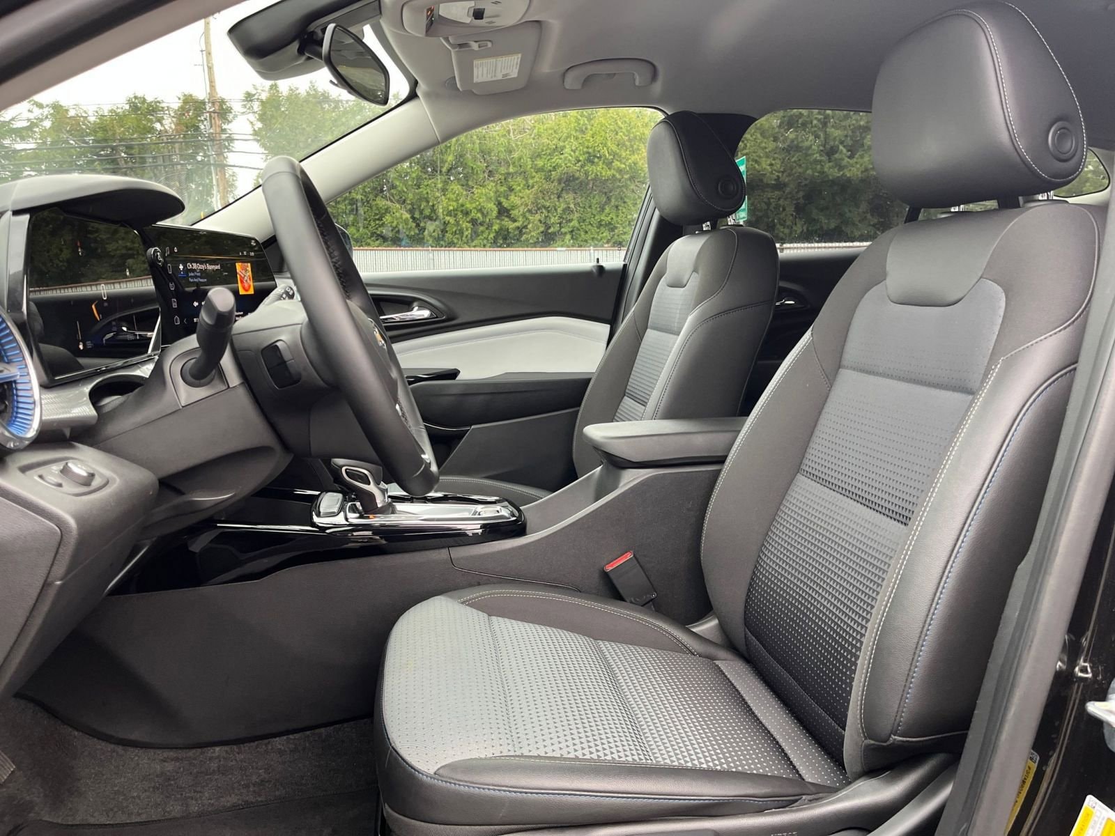 Thumbnail: 2025 Chevrolet Trax - 25