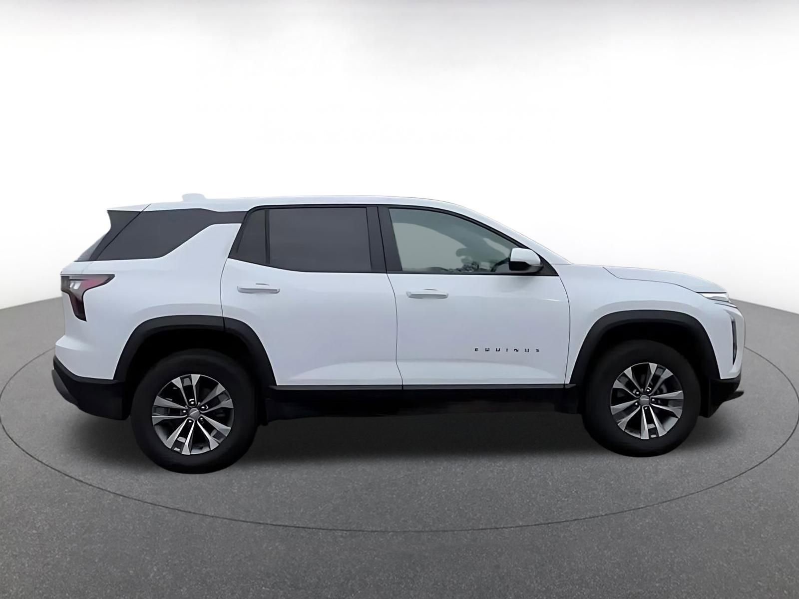 Thumbnail: 2025 Chevrolet Equinox - 16