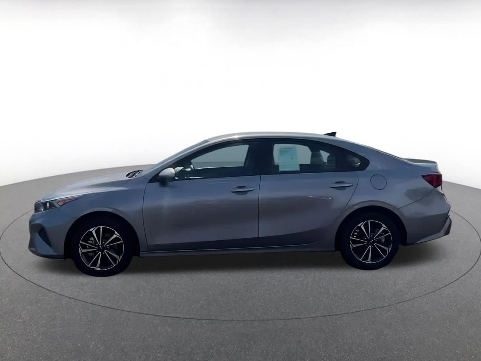 Thumbnail: 2024 Kia Forte - 11