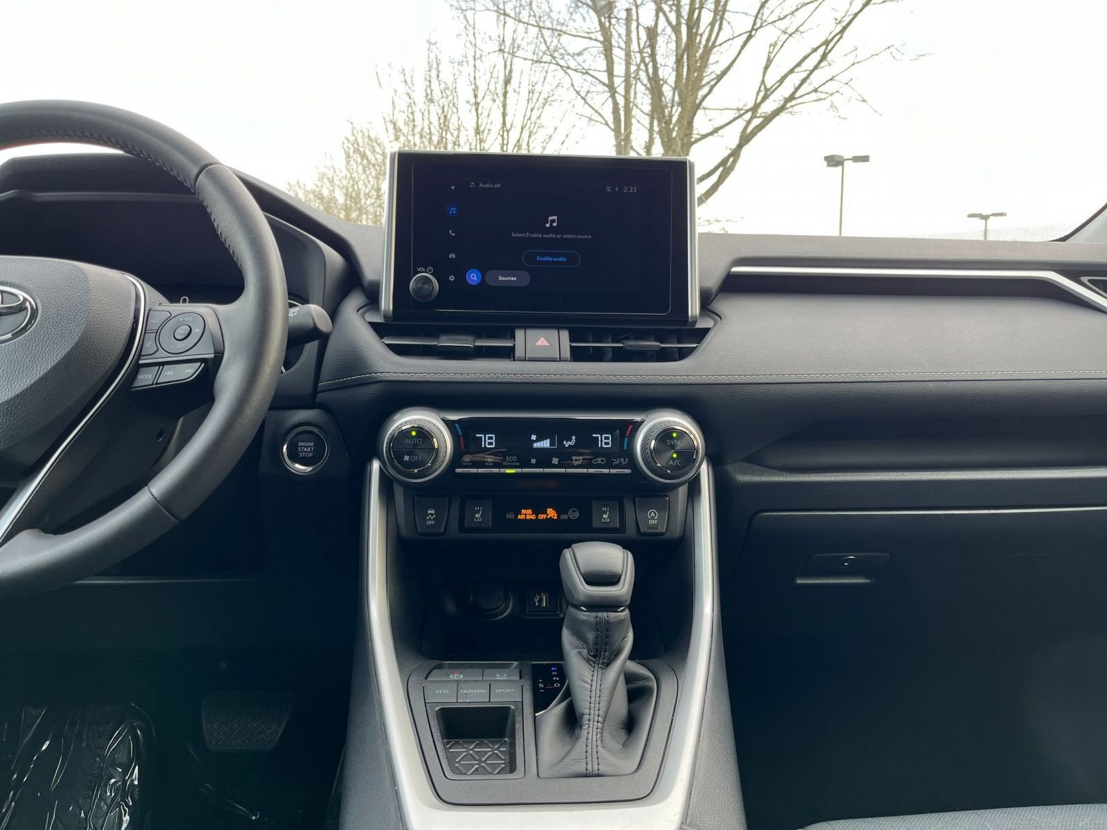 Thumbnail: 2025 Toyota RAV4 - 21