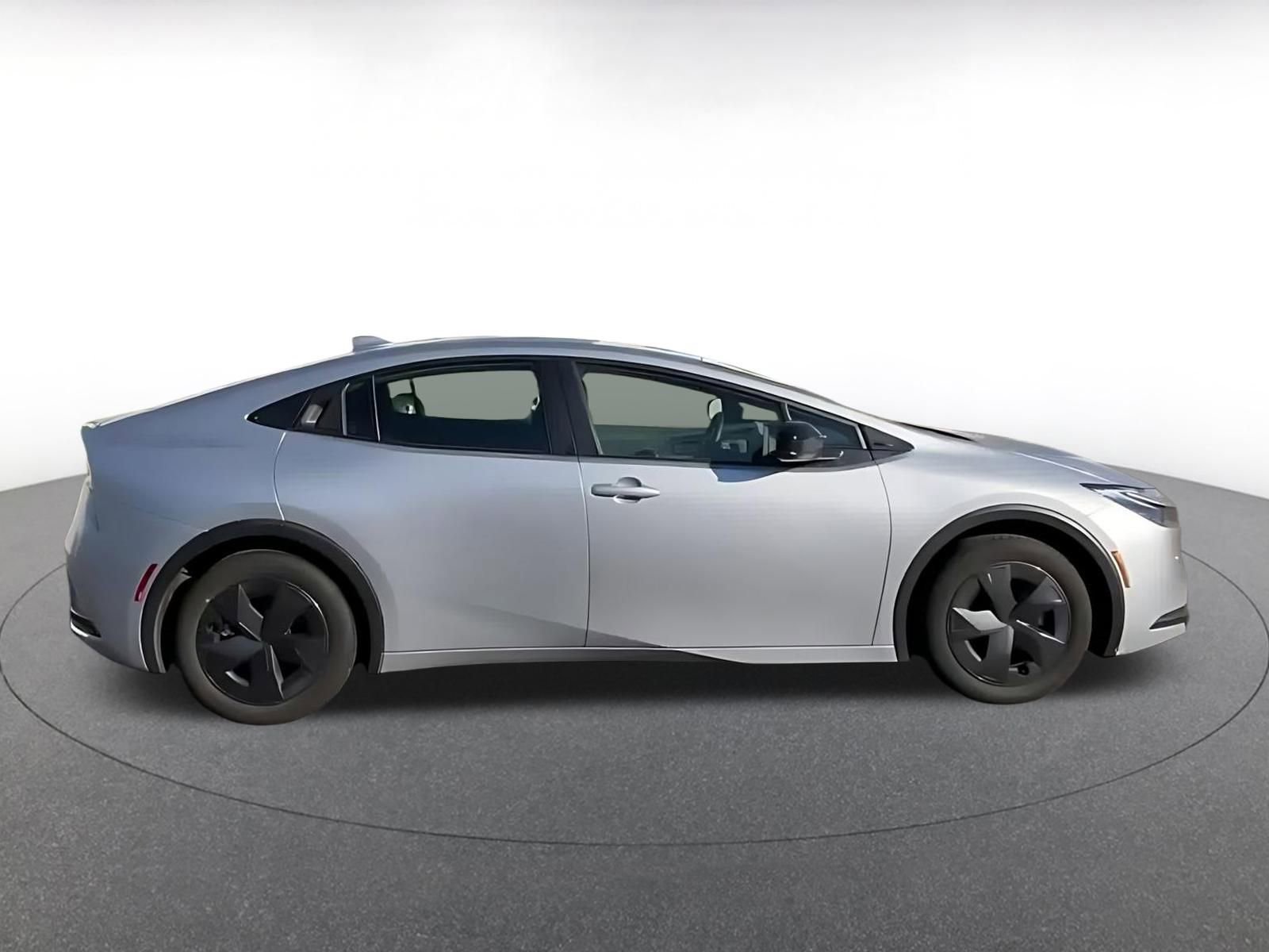 Thumbnail: 2025 Toyota Prius - 15