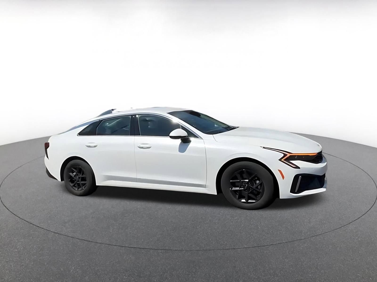 Thumbnail: 2025 Kia K5 - 2