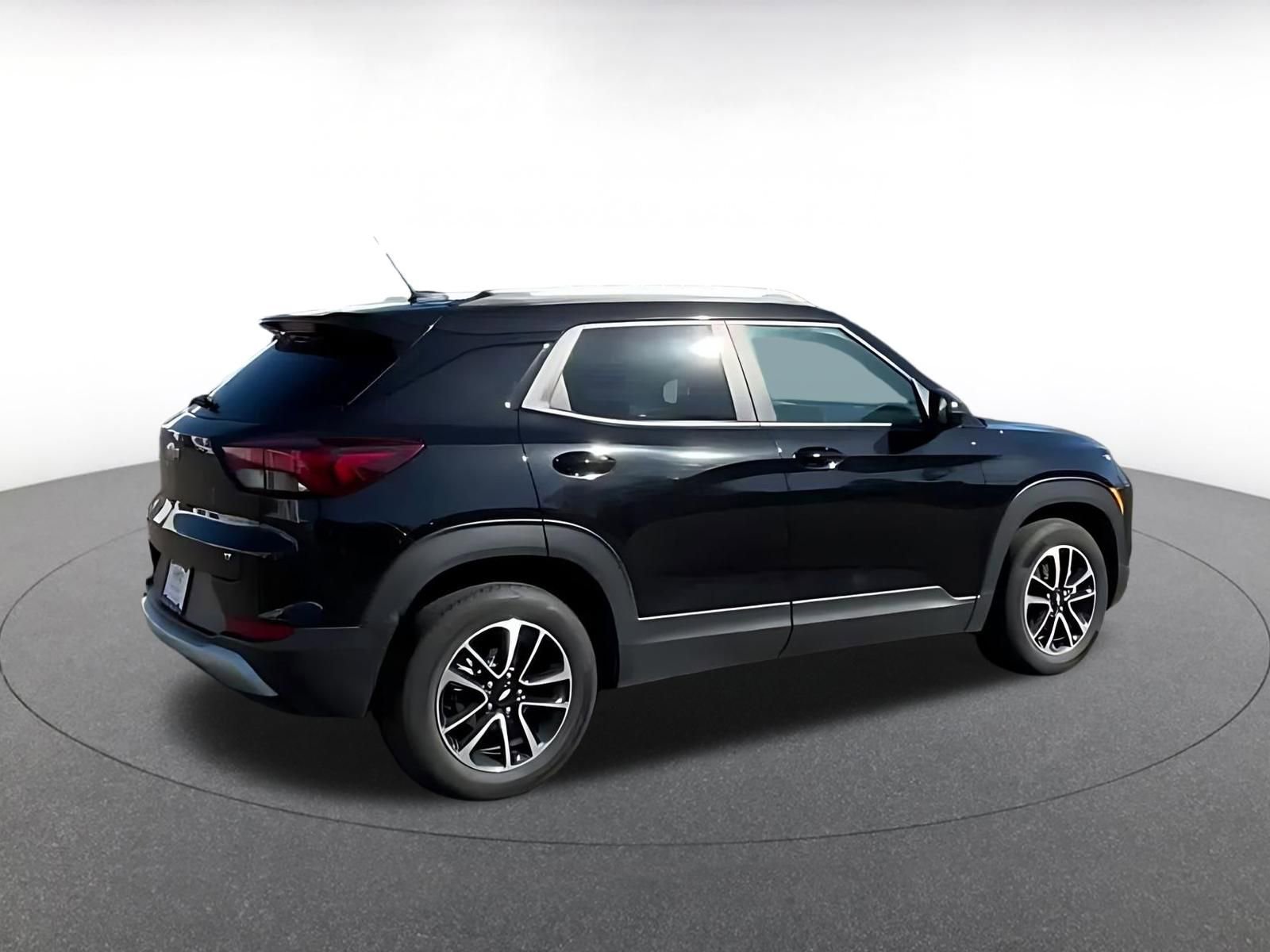 Thumbnail: 2025 Chevrolet TrailBlazer - 14