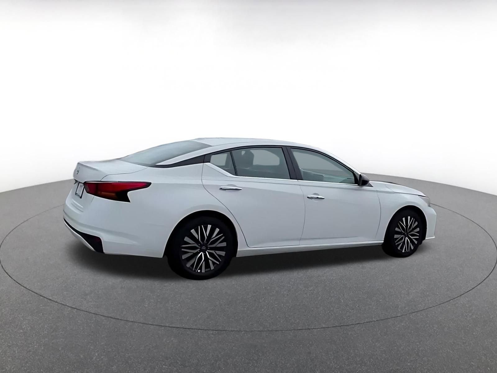 Thumbnail: 2025 Nissan Altima - 7