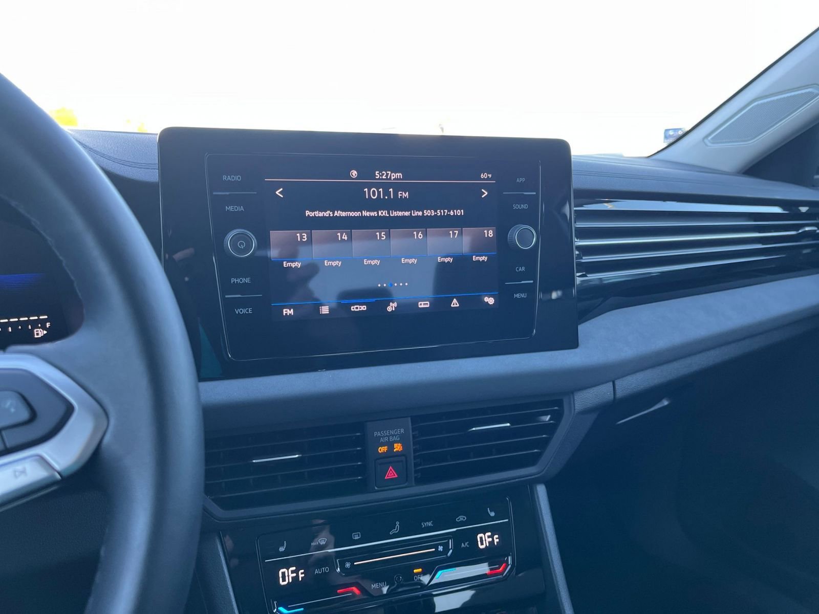 Thumbnail: 2025 Volkswagen Jetta - 21