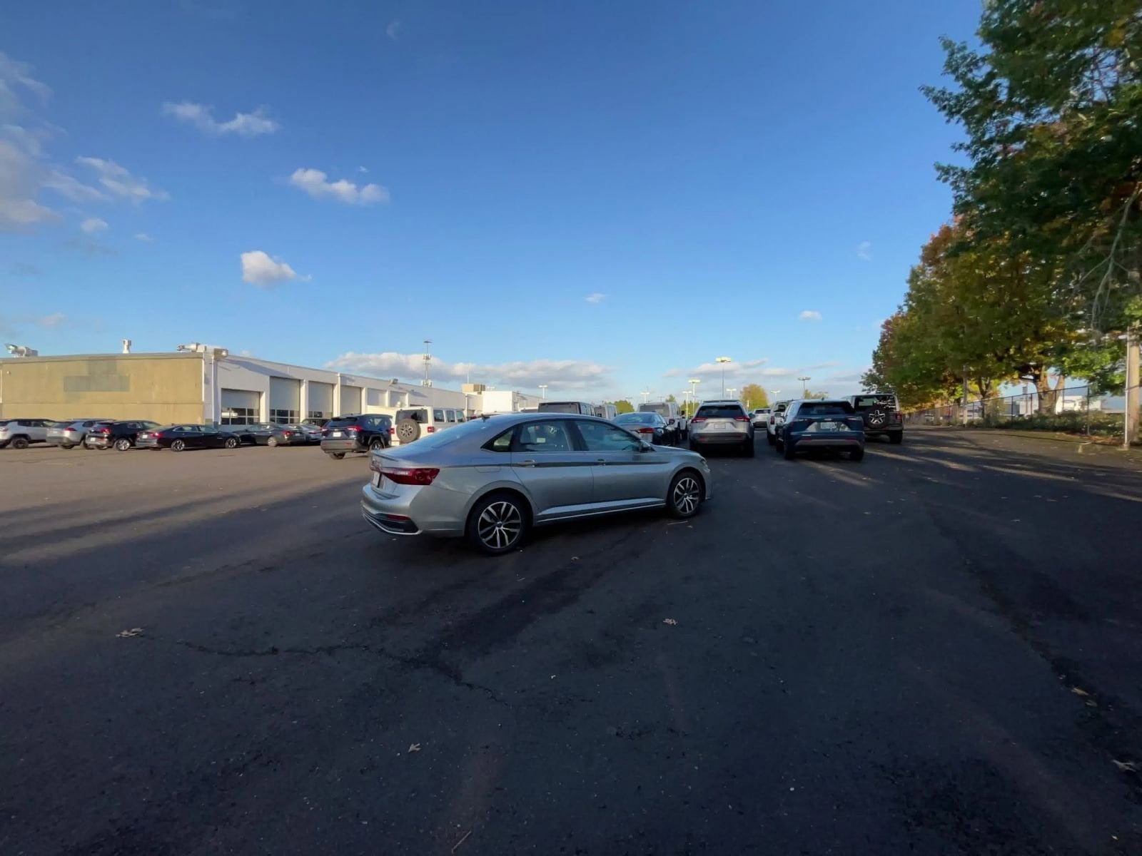 Thumbnail: 2025 Volkswagen Jetta - 14