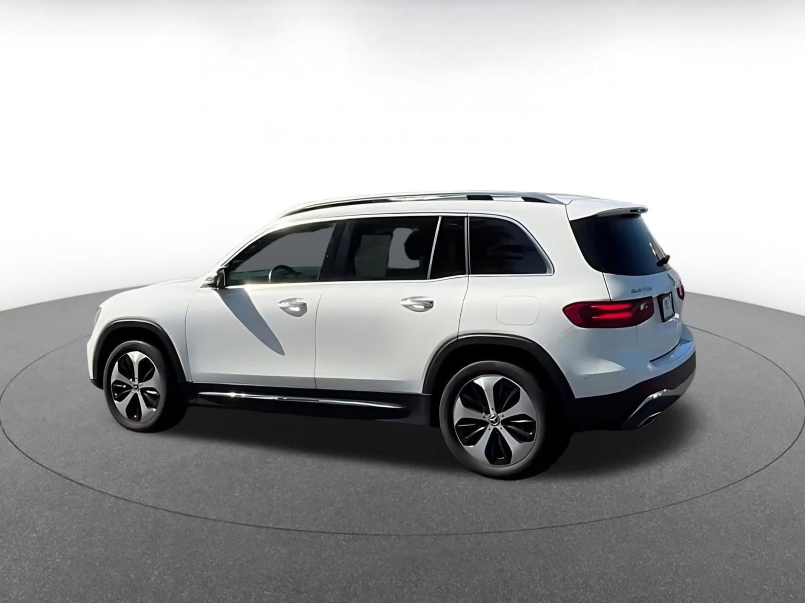 Thumbnail: 2025 Mercedes-Benz GLB - 10