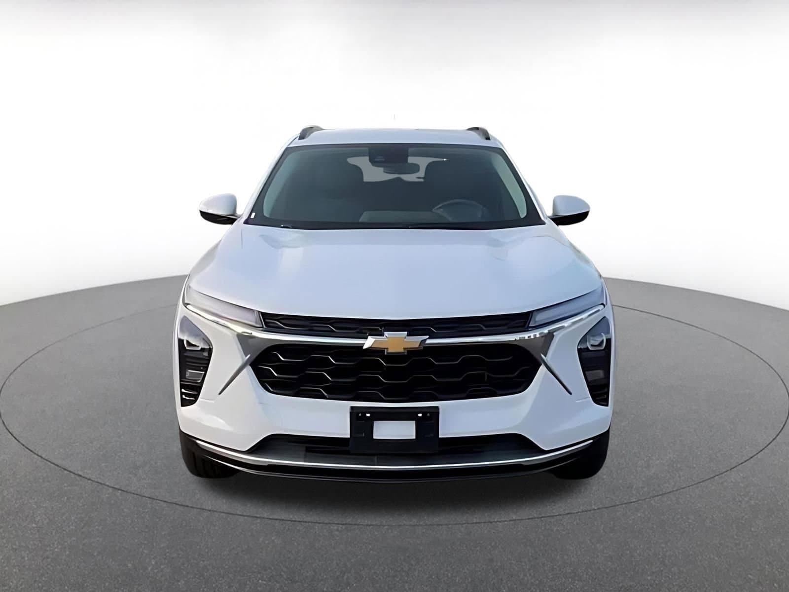 Thumbnail: 2025 Chevrolet Trax - 3