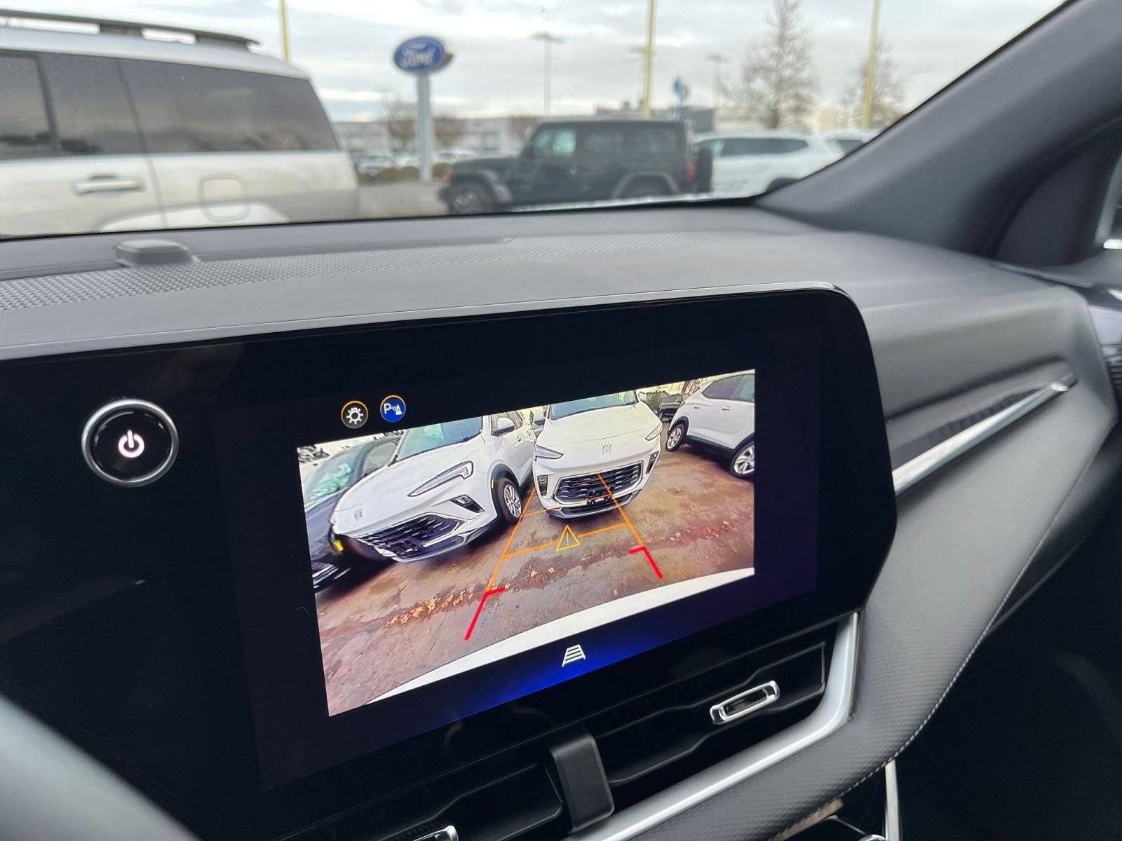 Thumbnail: 2025 Chevrolet Equinox - 18