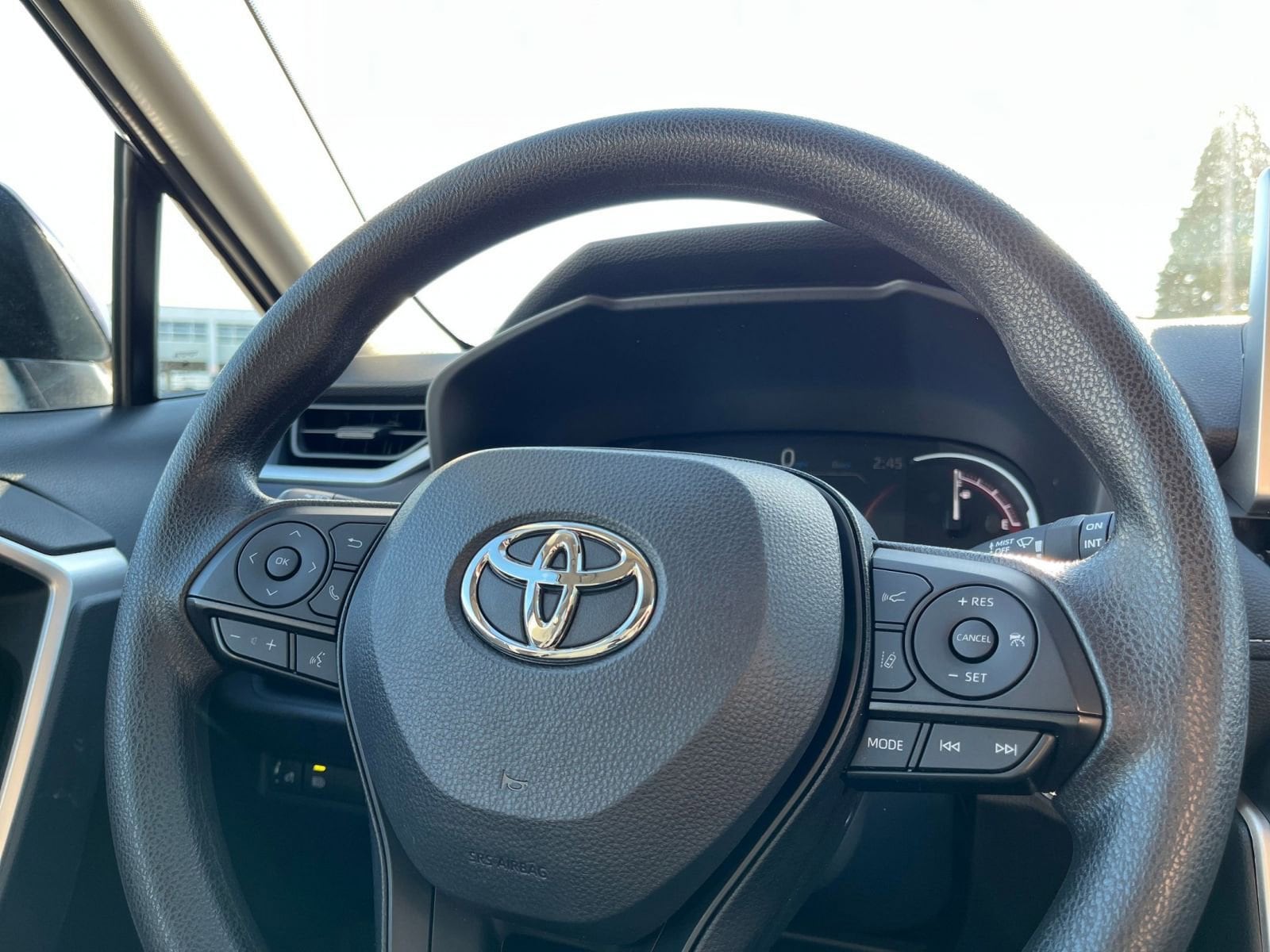 Thumbnail: 2025 Toyota RAV4 - 30