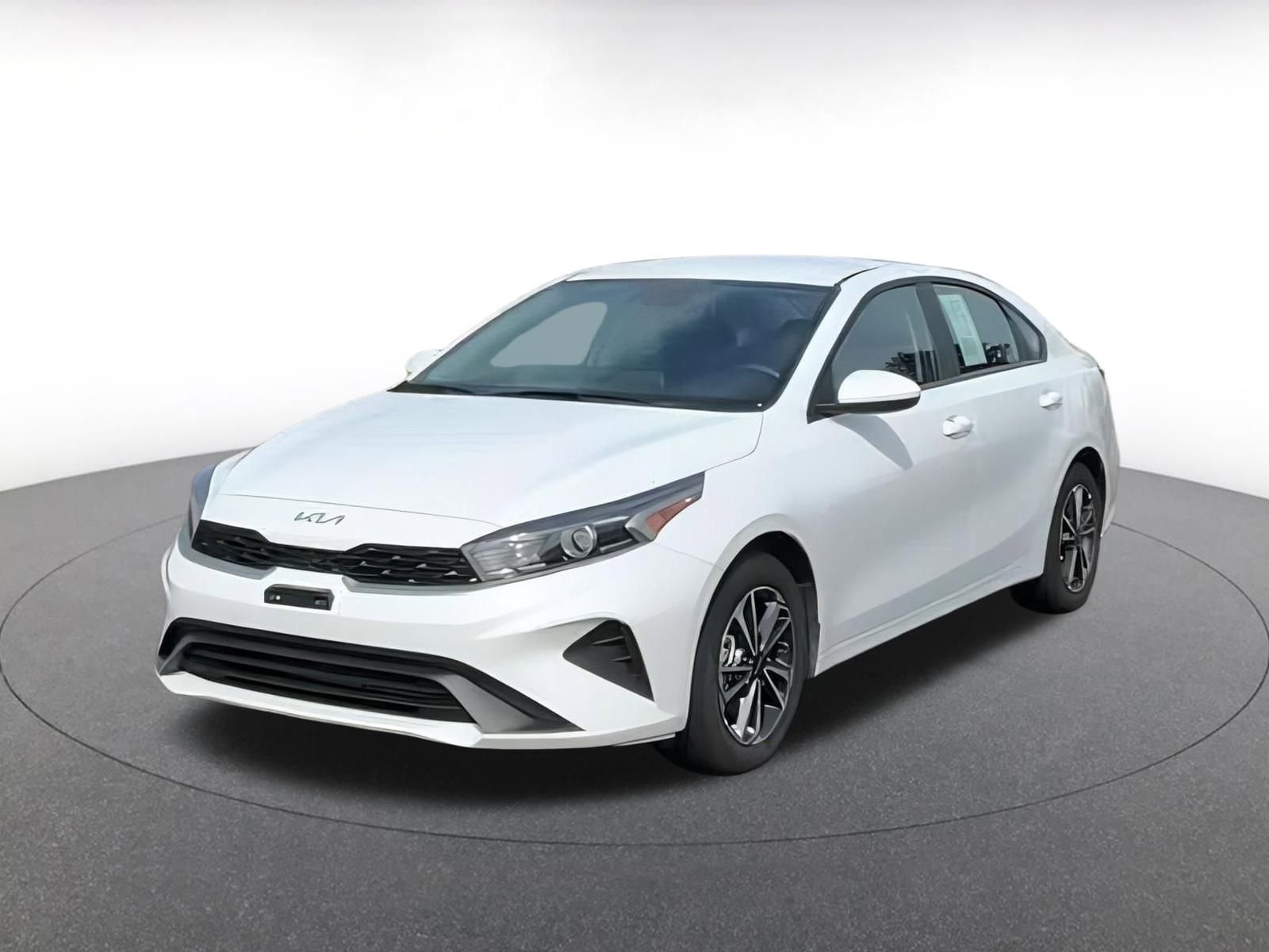 Thumbnail: 2024 Kia Forte - 6
