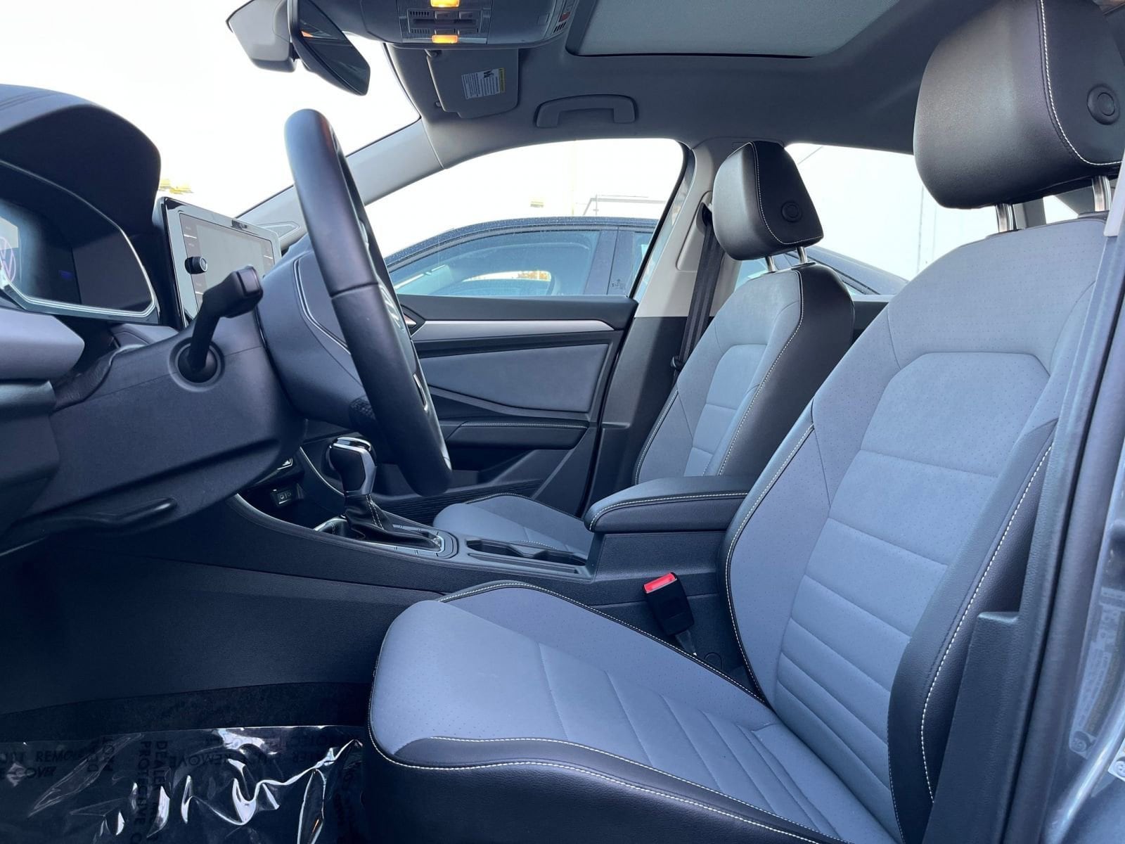 Thumbnail: 2025 Volkswagen Jetta - 27