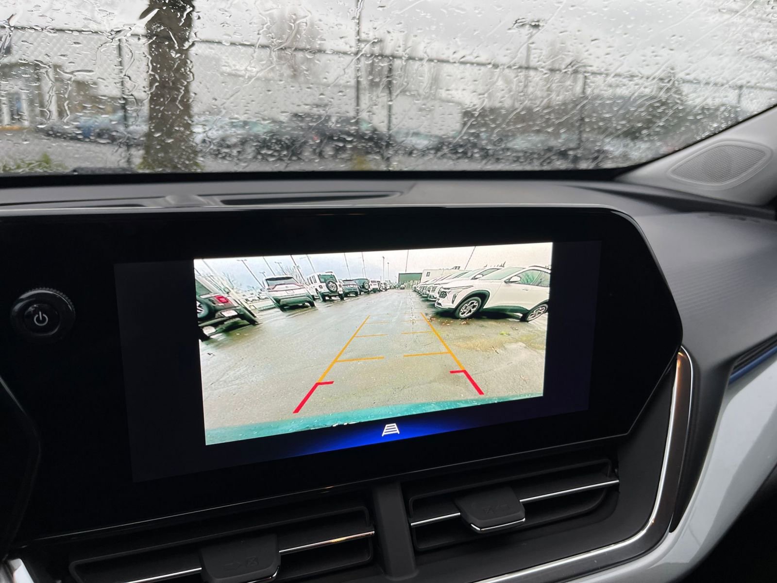 Thumbnail: 2025 Chevrolet Trax - 17