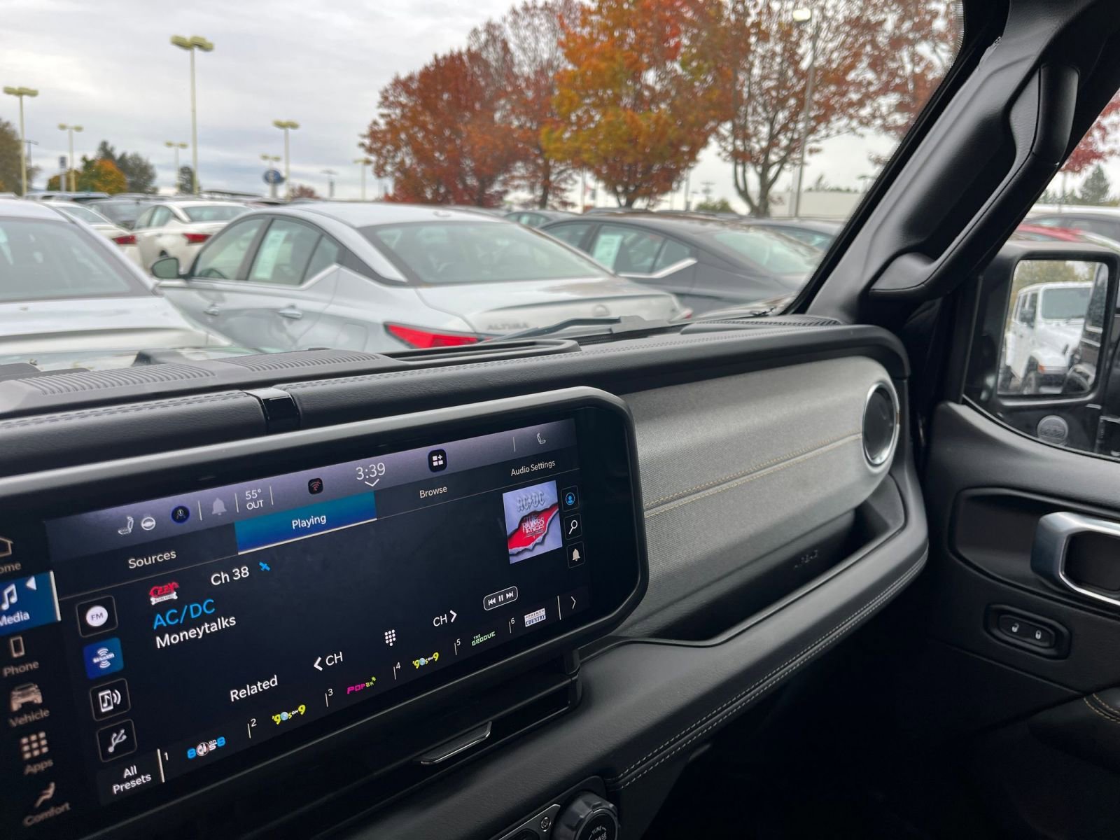 Thumbnail: 2025 Jeep Wrangler - 34