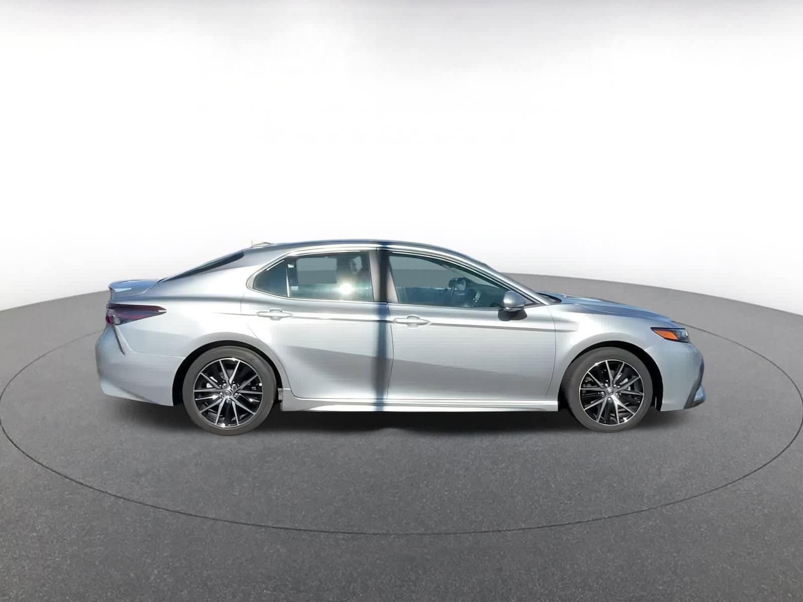 Thumbnail: 2023 Toyota Camry - 14