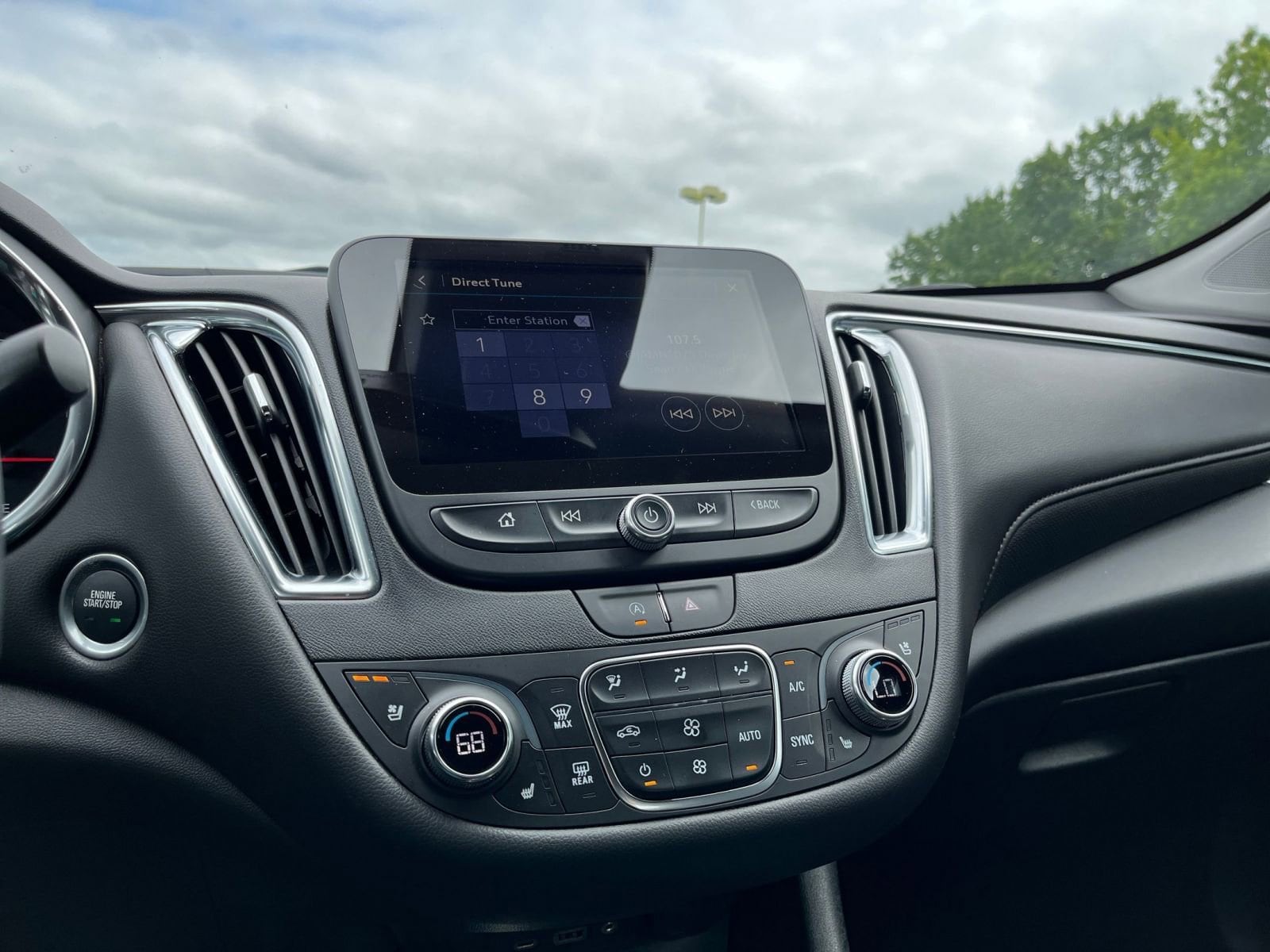 Thumbnail: 2024 Chevrolet Malibu - 22