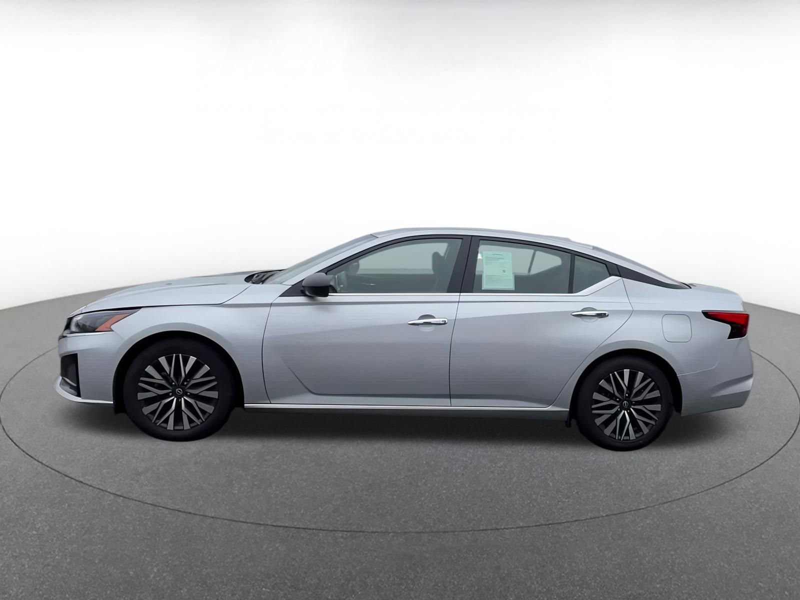 Thumbnail: 2024 Nissan Altima - 10