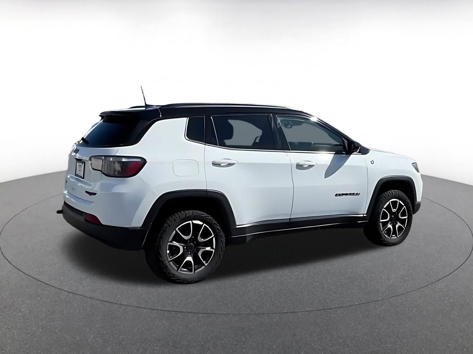 Thumbnail: 2025 Jeep Compass - 11