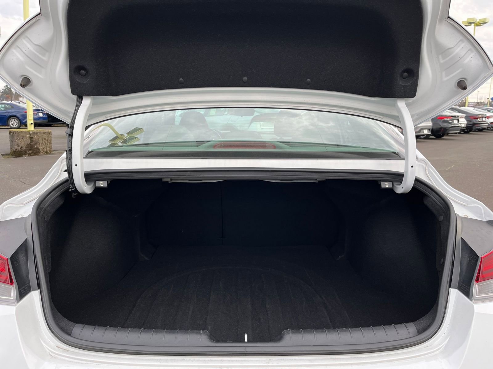 Thumbnail: 2025 Hyundai Elantra - 31