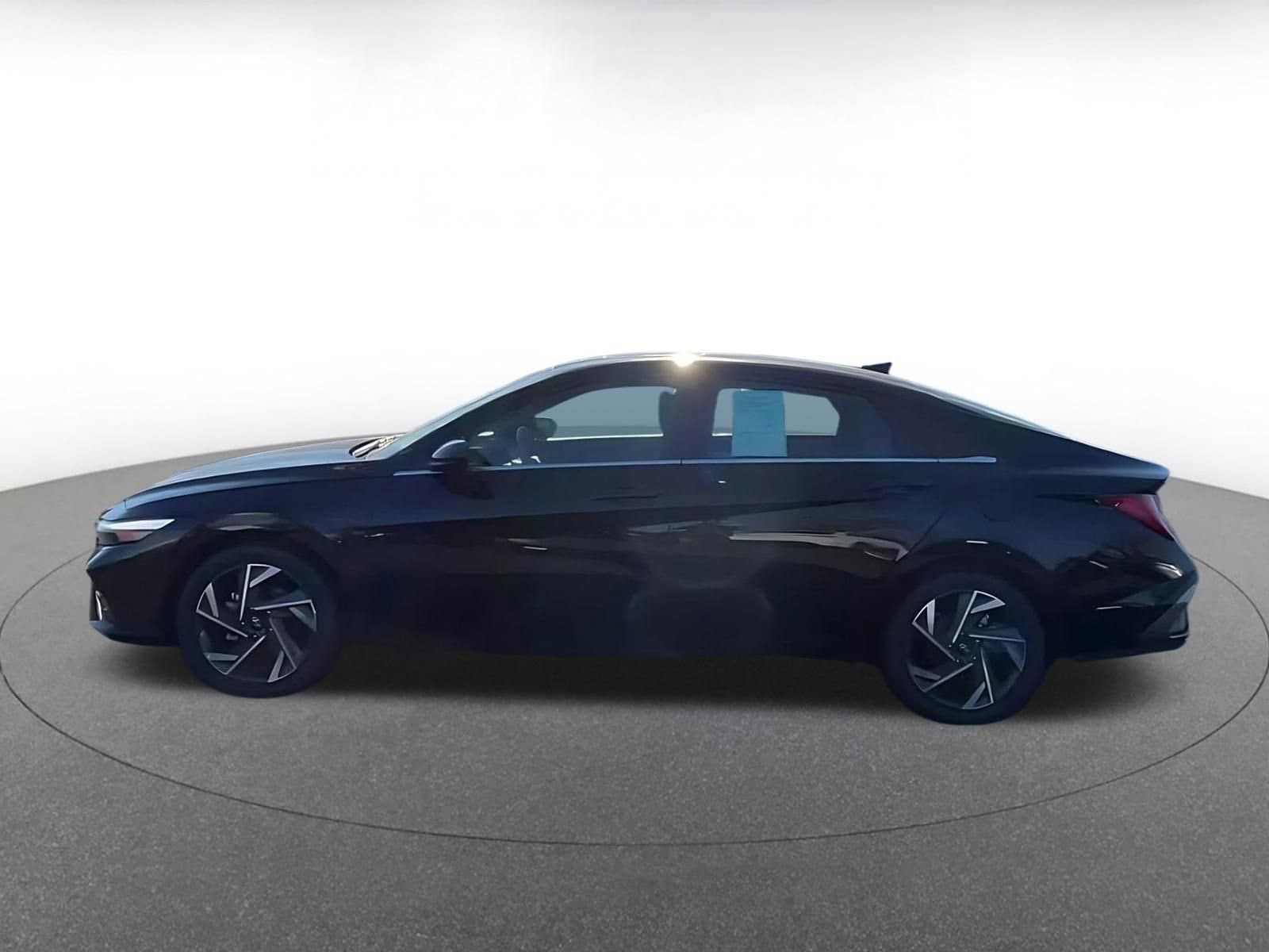 Thumbnail: 2025 Hyundai Elantra - 10