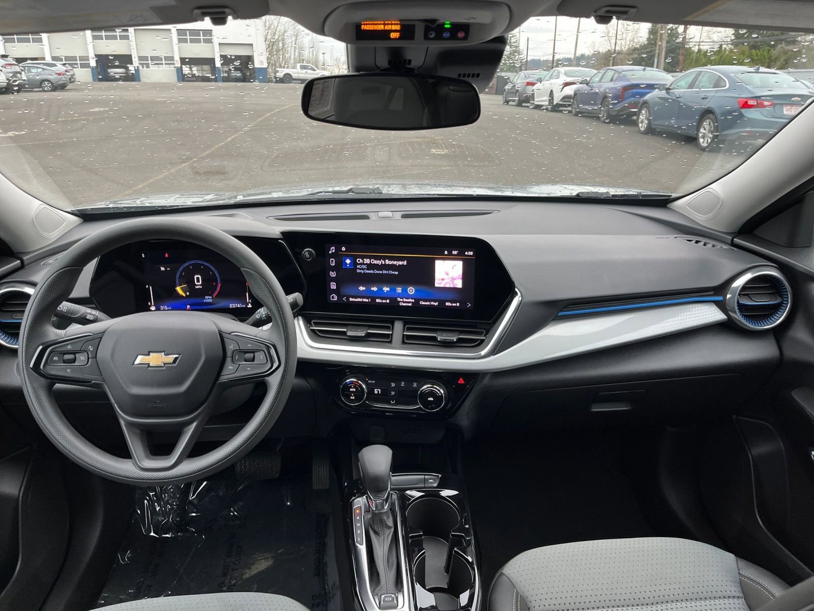 Thumbnail: 2025 Chevrolet Trax - 32