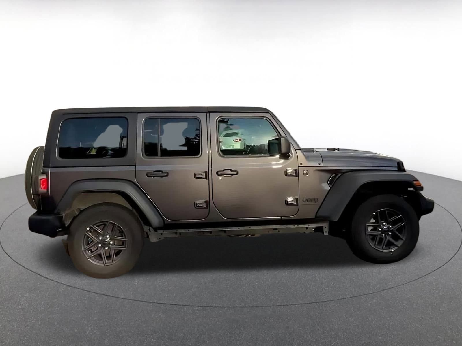 Thumbnail: 2025 Jeep Wrangler - 15