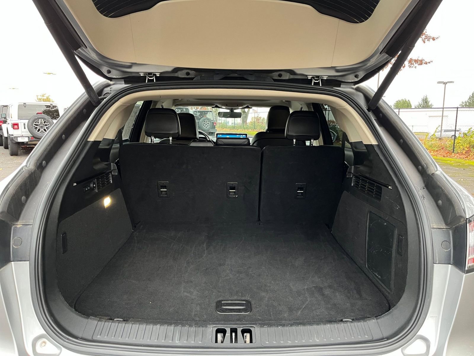 Thumbnail: 2023 Lincoln Nautilus - 33