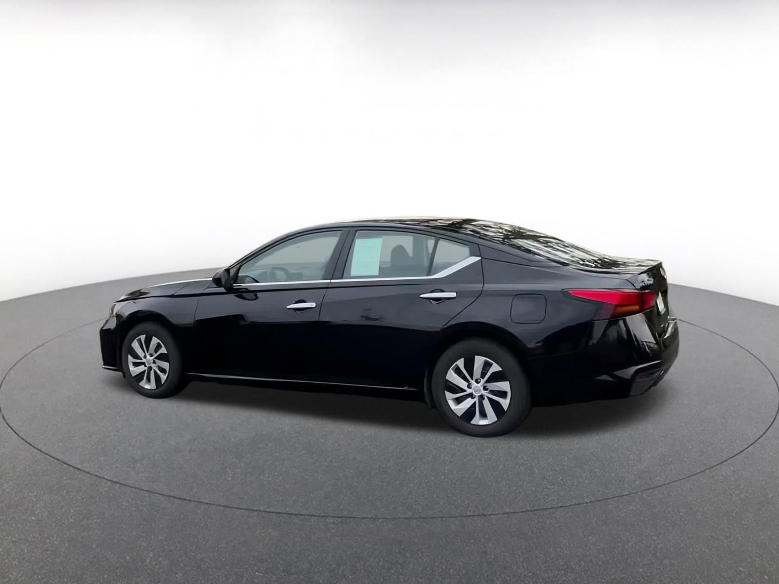 Thumbnail: 2024 Nissan Altima - 8