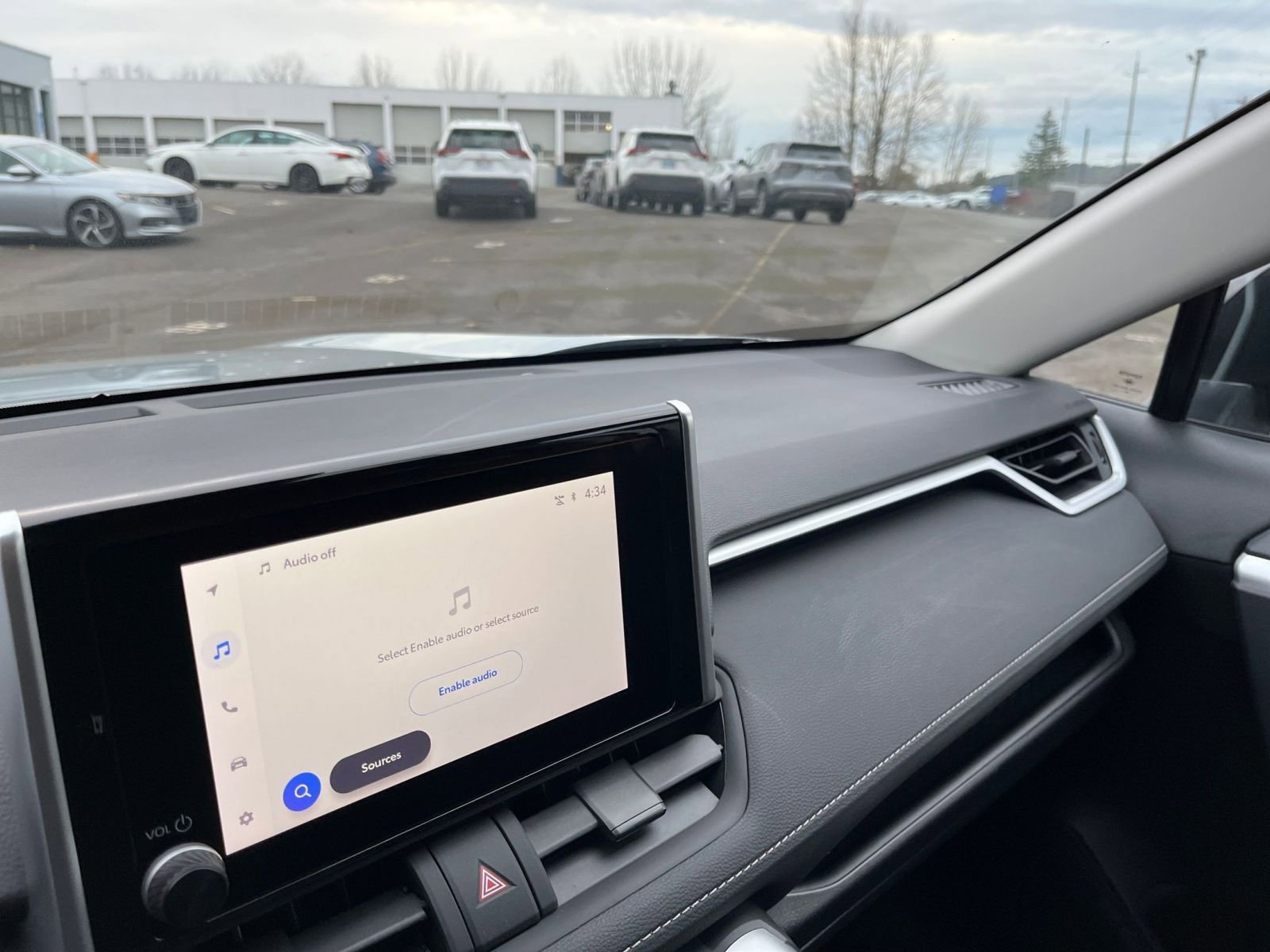 Thumbnail: 2025 Toyota RAV4 - 34