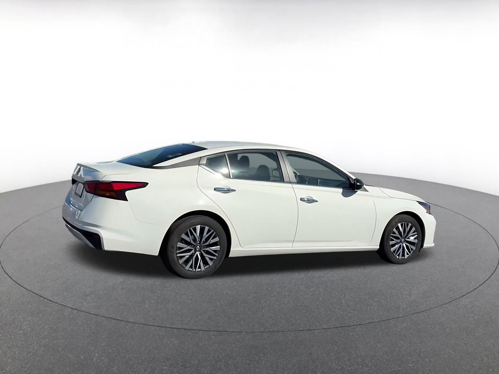 Thumbnail: 2025 Nissan Altima - 15