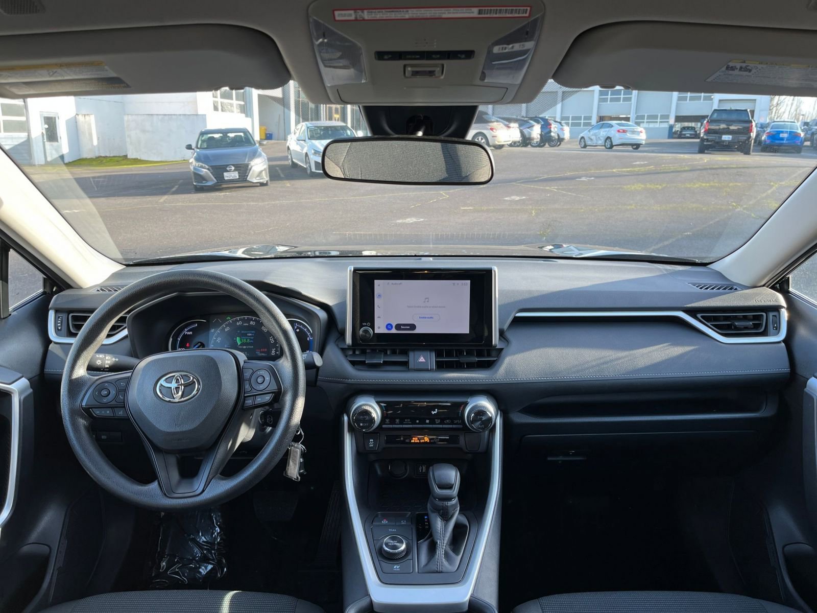 Thumbnail: 2025 Toyota RAV4 - 32