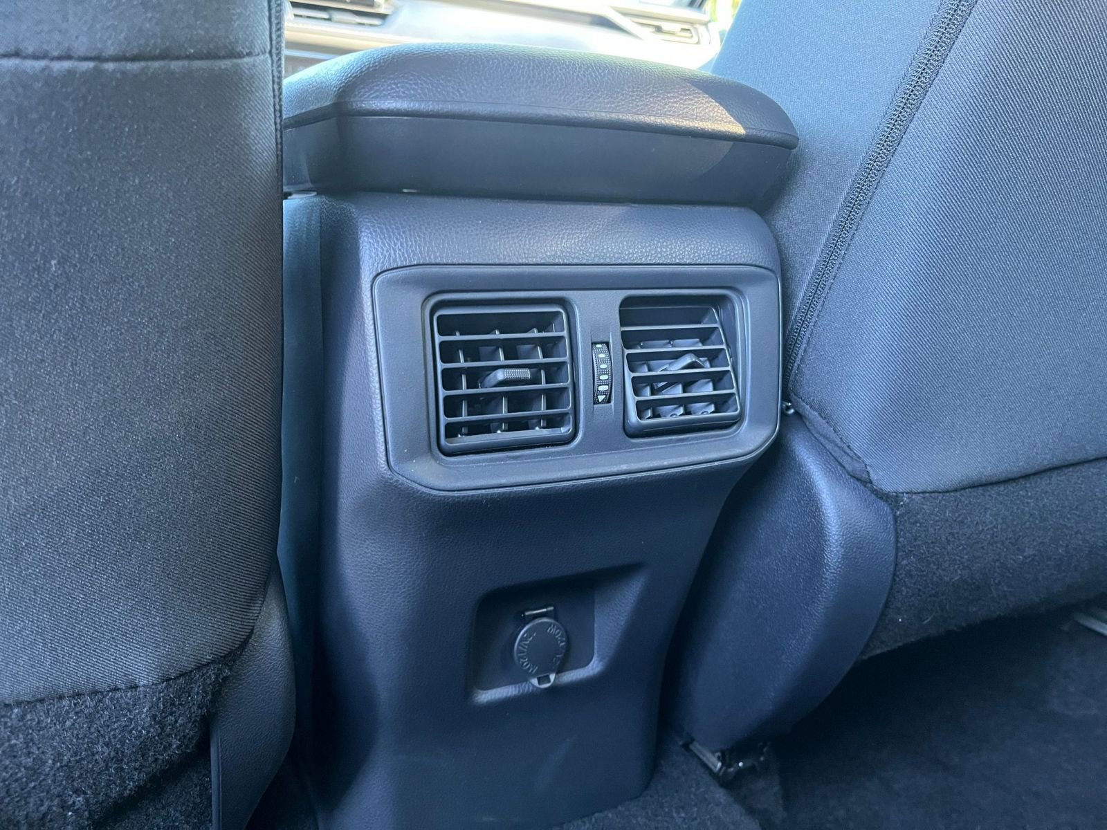 Thumbnail: 2025 Toyota RAV4 - 25