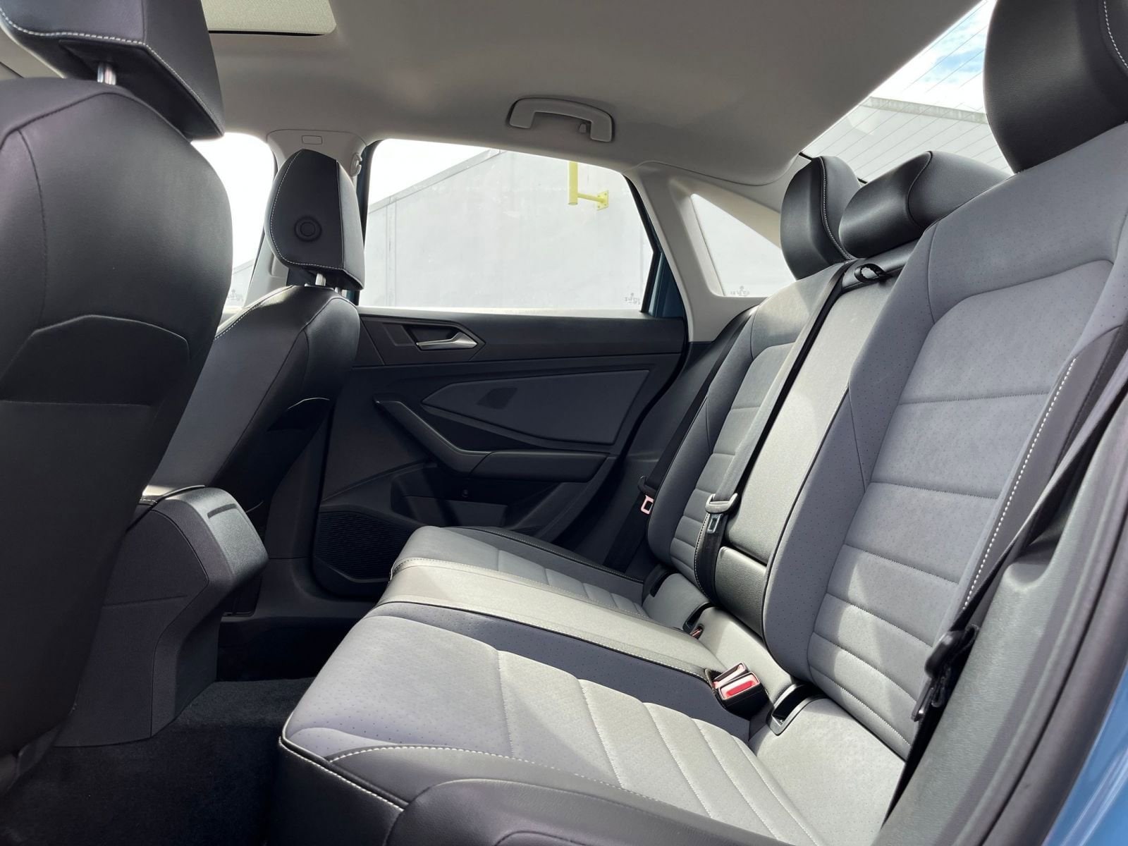 Thumbnail: 2025 Volkswagen Jetta - 25