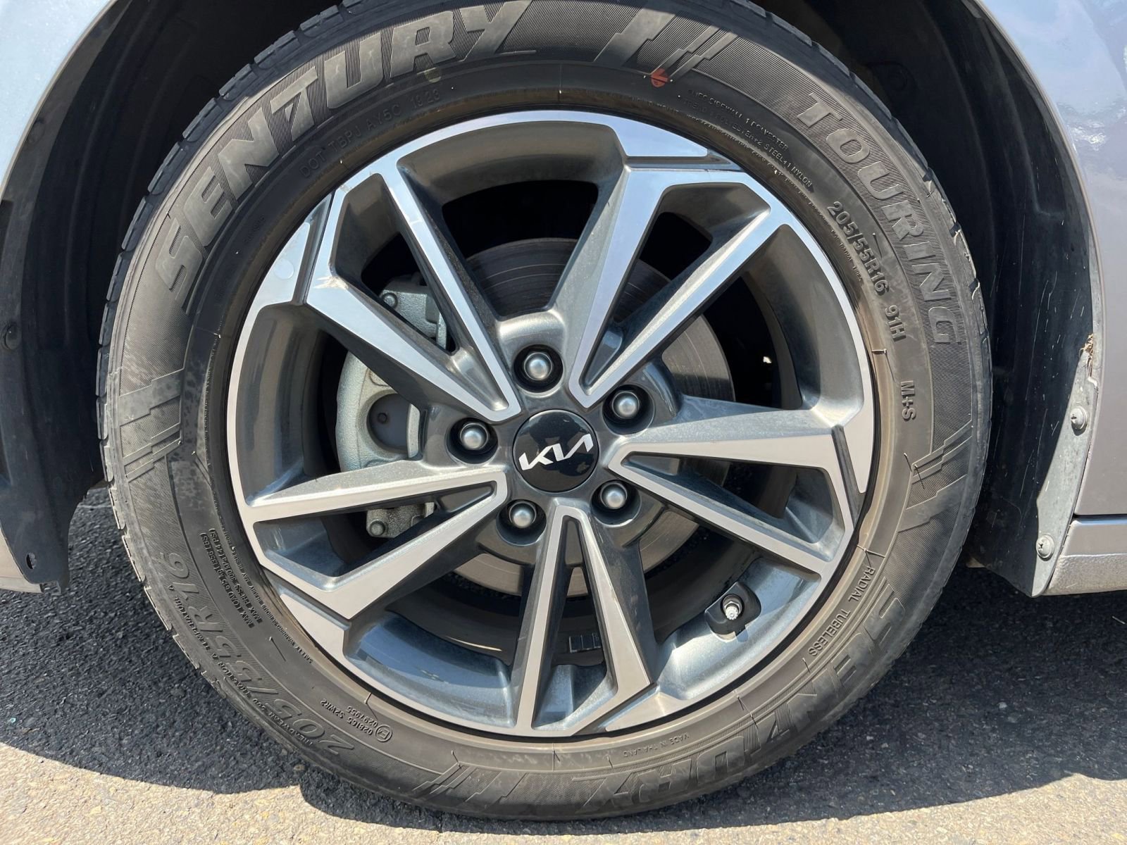 Thumbnail: 2023 Kia Forte - 28