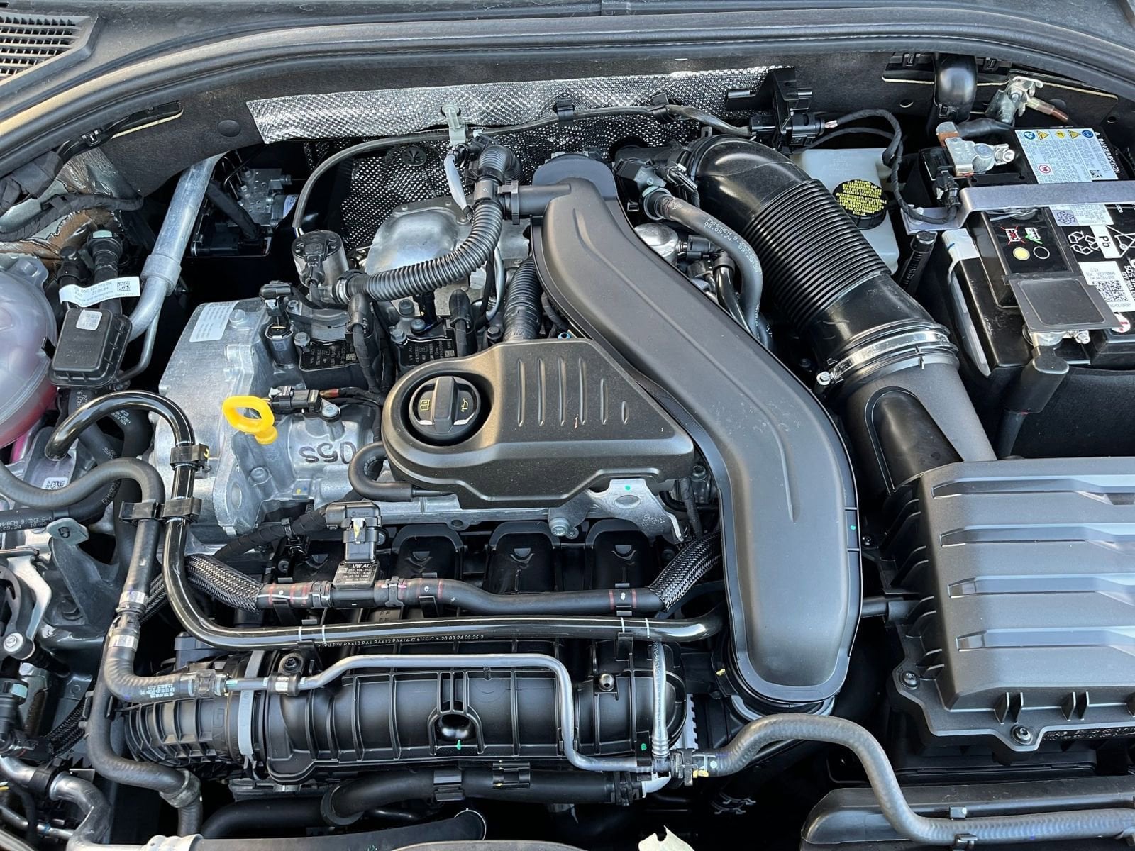 Thumbnail: 2025 Volkswagen Jetta - 32