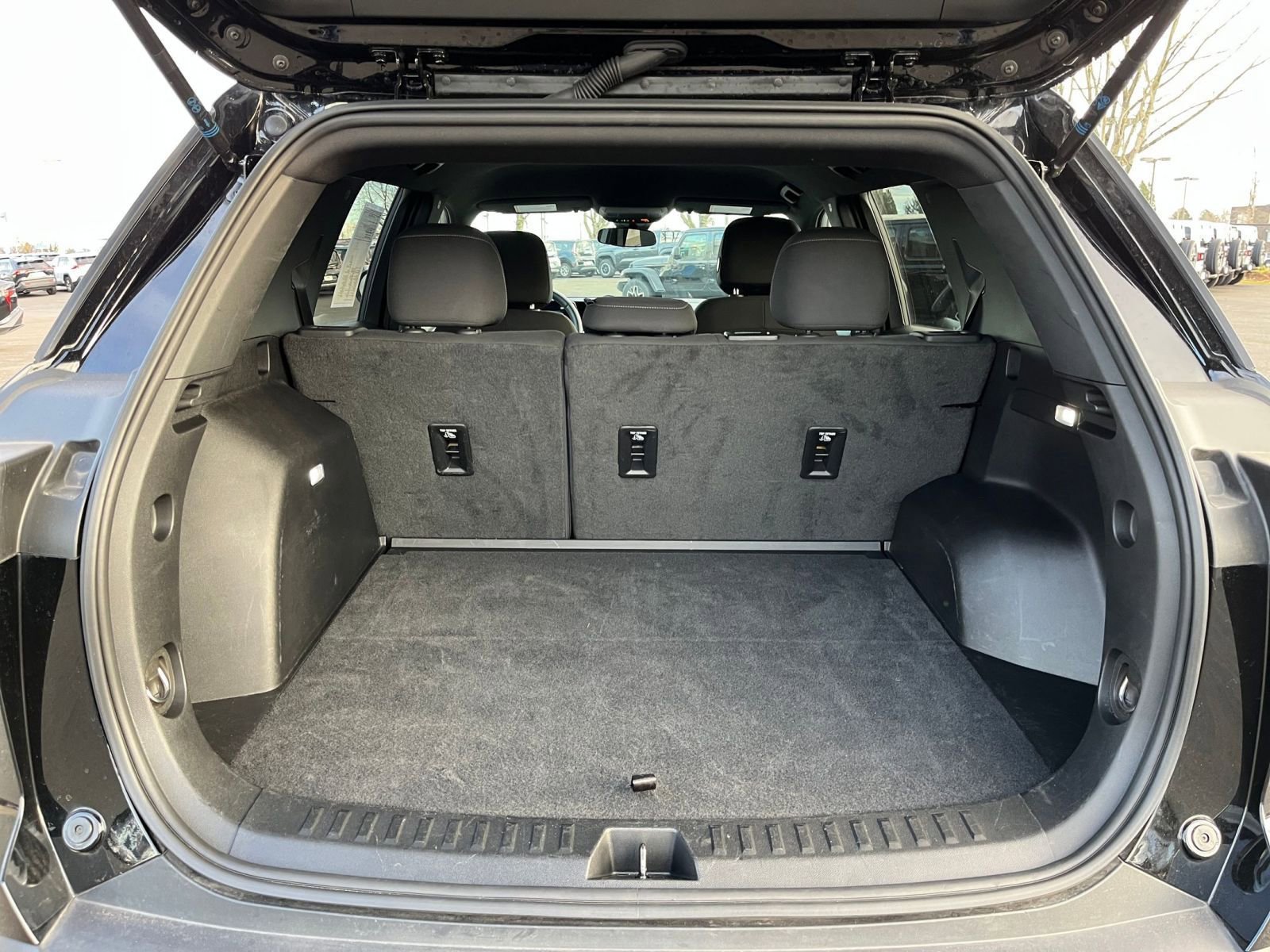 Thumbnail: 2025 Chevrolet Equinox - 30