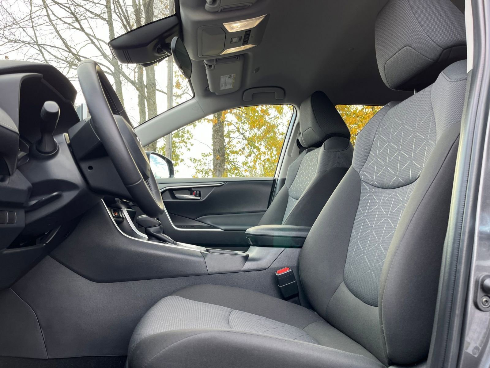 Thumbnail: 2025 Toyota RAV4 - 27