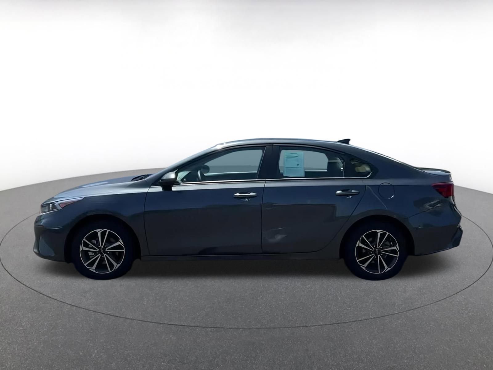 Thumbnail: 2024 Kia Forte - 11