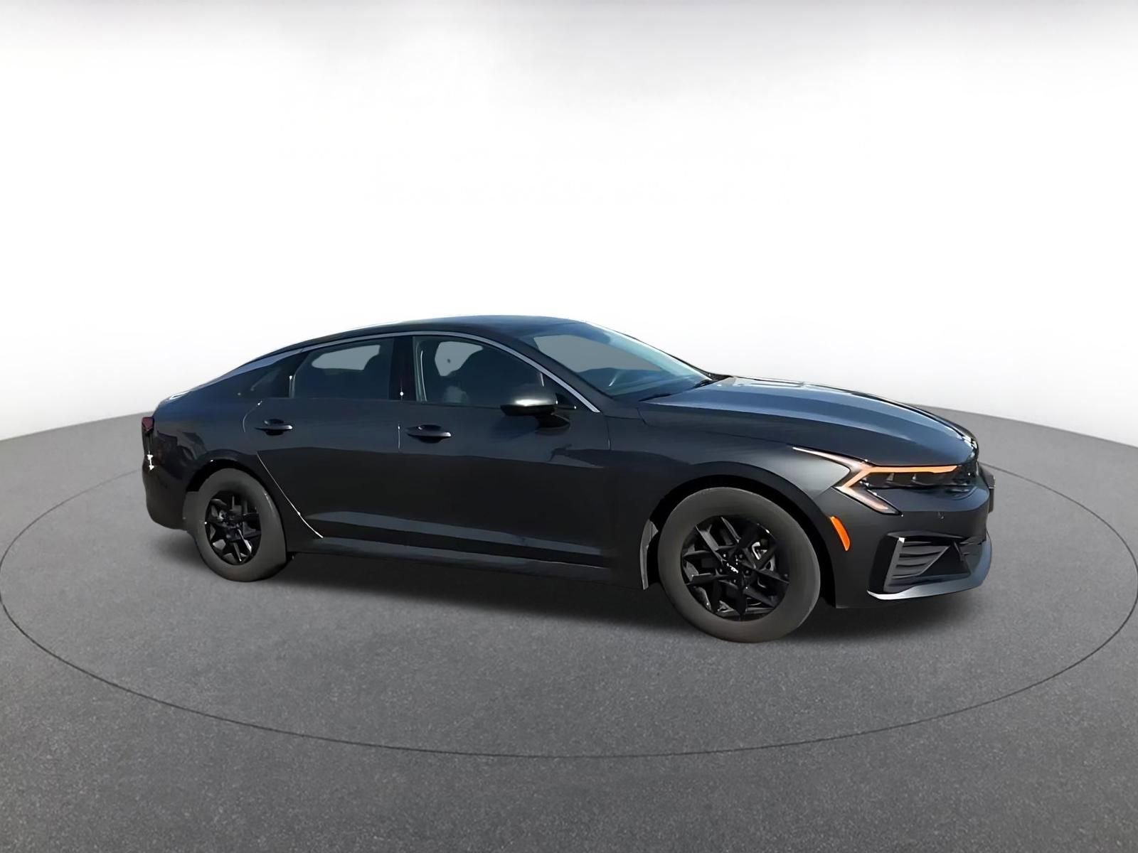 Thumbnail: 2025 Kia K5 - 2