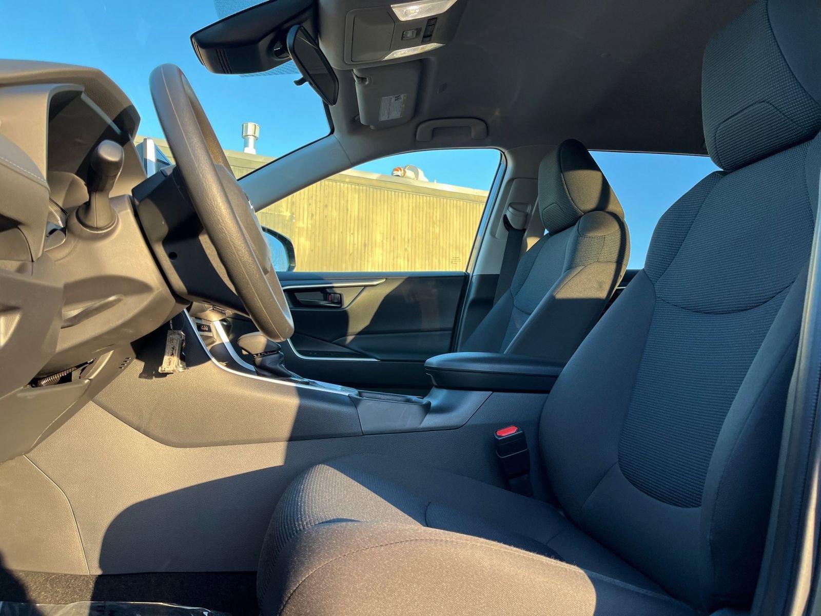 Thumbnail: 2025 Toyota RAV4 - 25