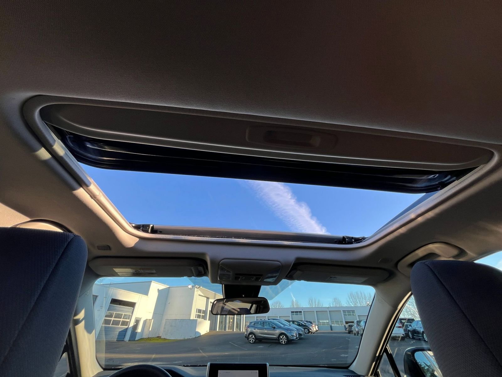 Thumbnail: 2025 Toyota RAV4 - 27